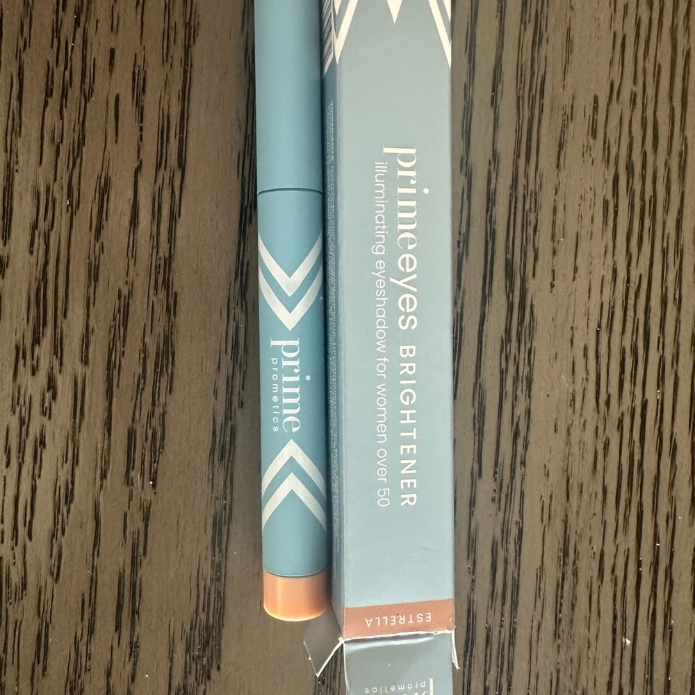 Illuminating Eyeshadow - sand
